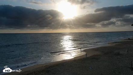 Carlsbad Beach Surf Live Webcam - Jun 30, 2026, 7:14pm PDT