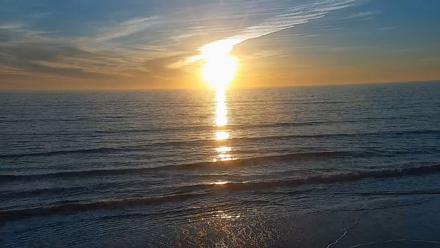 Carlsbad Beach Surf Live Webcam - Feb 23, 2026, 5:29pm PST