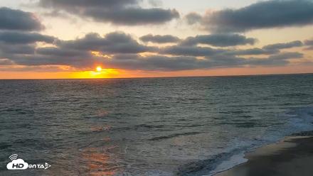 Carlsbad Beach Surf Live Webcam - Sep 22, 2026, 6:36pm PDT