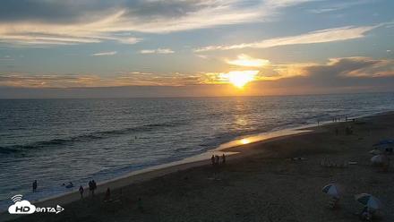 Carlsbad Beach Surf Live Webcam - Jul 4, 2026, 7:50pm PDT