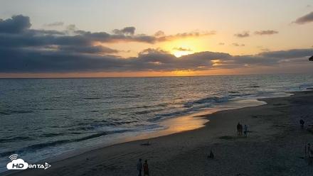 Carlsbad Beach Surf Live Webcam - Jun 30, 2026, 7:49pm PDT