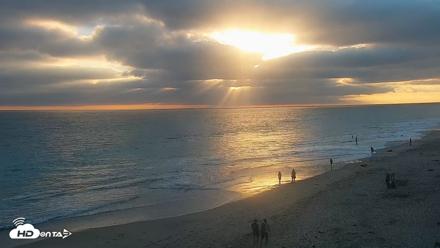 Carlsbad Beach Surf Live Webcam - Jun 26, 2026, 7:32pm PDT