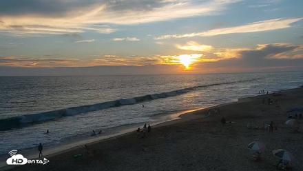 Carlsbad Beach Surf Live Webcam - Jul 4, 2026, 7:55pm PDT