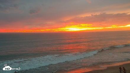 Carlsbad Beach Surf Live Webcam - Sep 27, 2026, 6:56pm PDT