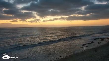 Carlsbad Beach Surf Live Webcam - Sep 15, 2026, 7:23pm PDT
