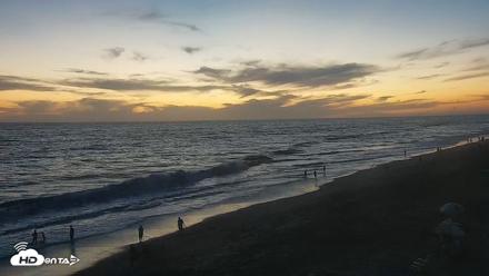 Carlsbad Beach Surf Live Webcam - Aug 17, 2026, 7:54pm PDT