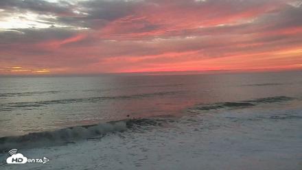 Carlsbad Beach Surf Live Webcam - Sep 26, 2026, 7:04pm PDT