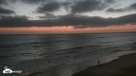 Carlsbad Beach Surf Live Webcam - Aug 29, 2026, 7:55pm PDT