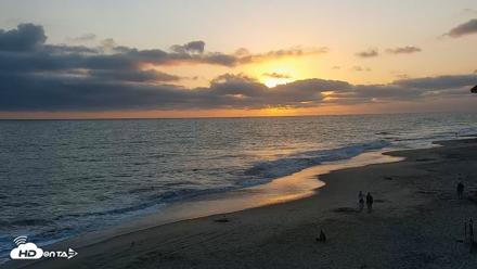 Carlsbad Beach Surf Live Webcam - Jun 30, 2026, 7:49pm PDT