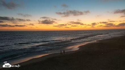 Carlsbad Beach Surf Live Webcam - Jul 6, 2026, 8:37pm PDT