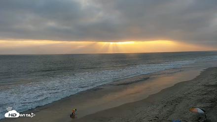 Carlsbad Beach Surf Live Webcam - May 21, 2026, 7:22pm PDT