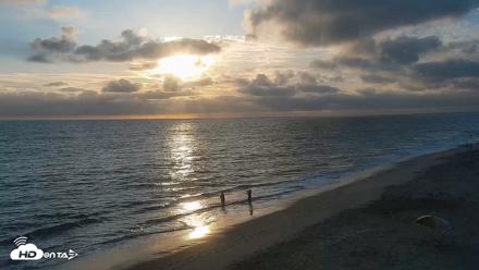 Carlsbad Beach Surf Live Webcam - Aug 12, 2026, 7:06pm PDT