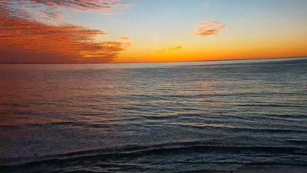 Carlsbad Beach Surf Live Webcam - Dec 29, 2025, 4:59pm PST