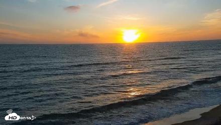 Carlsbad Beach Surf Live Webcam - Apr 15, 2026, 7:13pm PDT