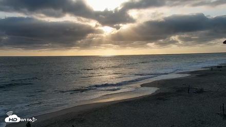 Carlsbad Beach Surf Live Webcam - Jun 30, 2026, 7:06pm PDT