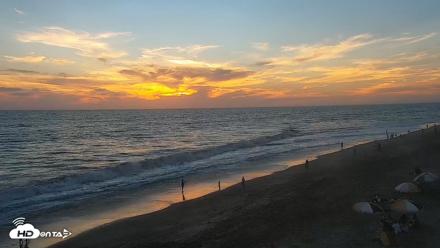 Carlsbad Beach Surf Live Webcam - Aug 17, 2026, 7:29pm PDT