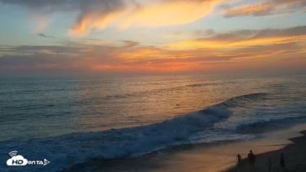 Carlsbad Beach Surf Live Webcam - Aug 26, 2026, 7:26pm PDT