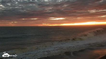 Carlsbad Beach Surf Live Webcam - Sep 7, 2026, 7:35pm PDT