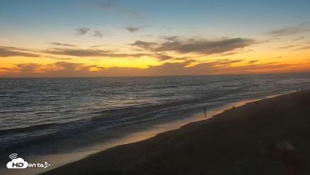 Carlsbad Beach Surf Live Webcam - Aug 17, 2026, 7:58pm PDT