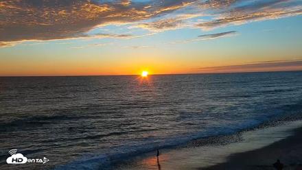Carlsbad Beach Surf Live Webcam - Sep 5, 2026, 7:10pm PDT