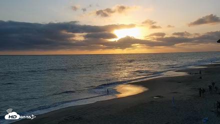 Carlsbad Beach Surf Live Webcam - Jun 30, 2026, 7:40pm PDT
