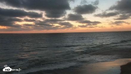 Carlsbad Beach Surf Live Webcam - Sep 22, 2026, 7:14pm PDT