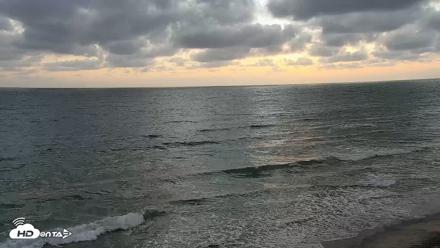 Carlsbad Beach Surf Live Webcam - Apr 29, 2026, 7:34pm PDT