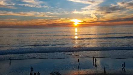 Carlsbad Beach Surf Live Webcam - Jan 17, 2026, 4:59pm PST