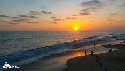 Carlsbad Beach Surf Live Webcam - Jul 10, 2026, 7:55pm PDT