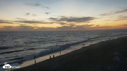 Carlsbad Beach Surf Live Webcam - Aug 17, 2026, 7:51pm PDT