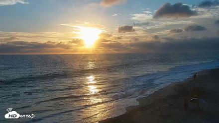 Carlsbad Beach Surf Live Webcam - Aug 12, 2026, 7:18pm PDT