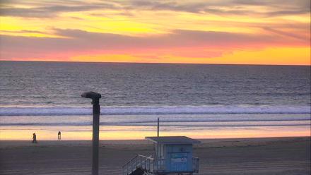 El Porto Beach Roving Live Cam - Dec 4, 2025, 4:55pm PST