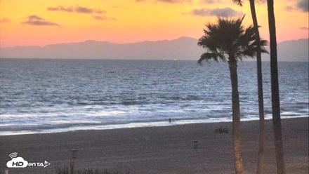 El Porto Beach Roving Live Cam - Sep 22, 2026, 7:17pm PDT
