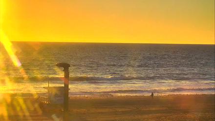 El Porto Beach Roving Live Cam - Oct 15, 2025, 5:59pm PDT