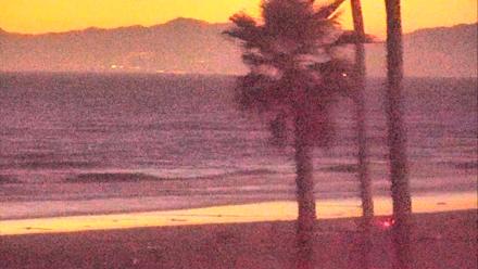 El Porto Beach Roving Live Cam - Oct 10, 2025, 7:07pm PDT