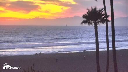 El Porto Beach Roving Live Cam - Aug 16, 2026, 8:04pm PDT