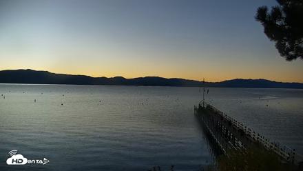Garwoods Grill and Pier Live Cam - Oct 18, 2026, 7:04am PDT