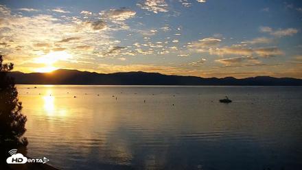 Garwoods Grill and Pier Live Cam - Oct 4, 2026, 7:14am PDT