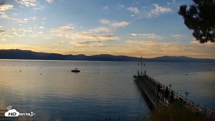 Garwoods Grill and Pier Live Cam - Oct 4, 2026, 7:15am PDT