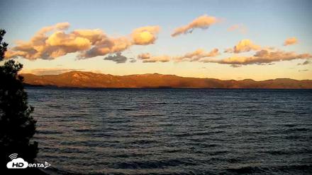 Garwoods Grill and Pier Live Cam - May 17, 2026, 7:55pm PDT