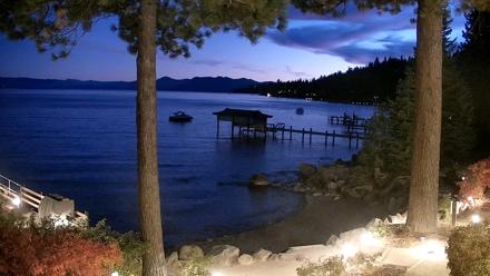 Garwoods Grill and Pier Live Cam - Oct 12, 2025, 7:03pm PDT