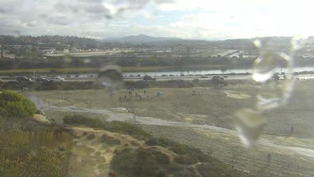 Del Mar's Dog Beach - River Mouth Live Webcam - Nov 16, 2025, 8:10am PST