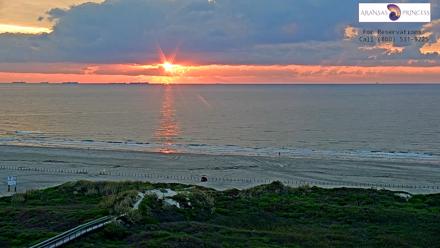 Aransas Princess - Port Aransas Beach Live Webcam - Oct 16, 2025, 7:37am CDT