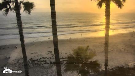 Pacific Beach Live Surf Webcam - May 19, 2026, 7:09pm PDT