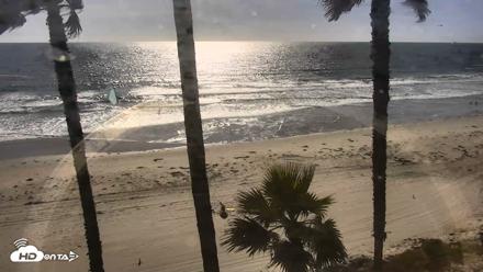 Pacific Beach Live Surf Webcam - Apr 22, 2026, 4:46pm PDT