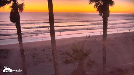 Pacific Beach Live Surf Webcam - Oct 3, 2026, 6:57pm PDT
