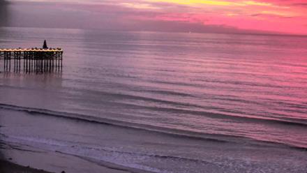 Pacific Beach Live Surf Webcam - Dec 29, 2025, 5:11pm PST
