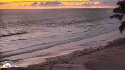 Pacific Beach Live Surf Webcam - Apr 12, 2026, 7:37pm PDT