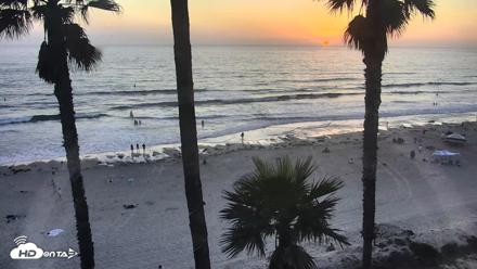 Pacific Beach Live Surf Webcam - Aug 23, 2026, 7:23pm PDT