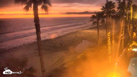 Pacific Beach Live Surf Webcam - Apr 20, 2026, 7:56pm PDT